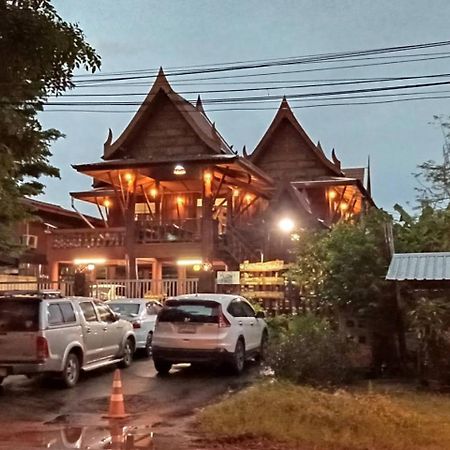 บ้านเรือนไทยมะลิเมืองเก่า Sukhothai Esterno foto